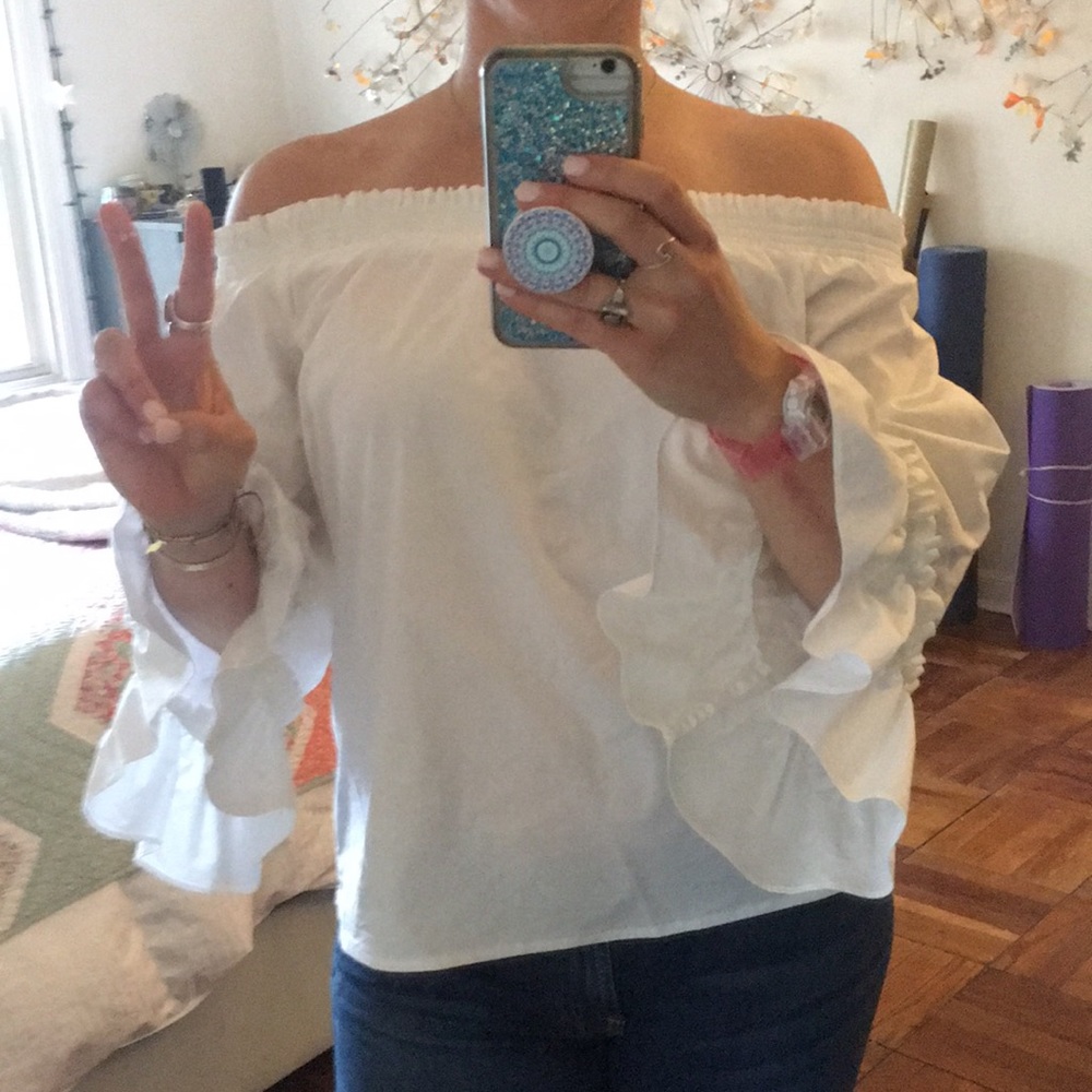Off the shoulders white Banana Republic blouse